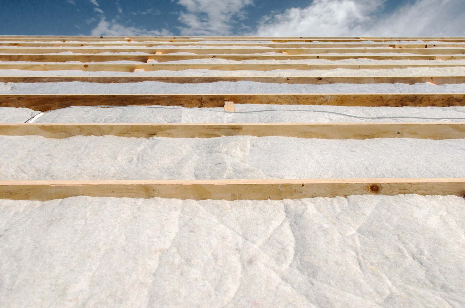 Terra-Lana-wool-insulation-ceiling-skillion-1-1080px Skillion ceiling being insulated with Terra Lana wool insulation